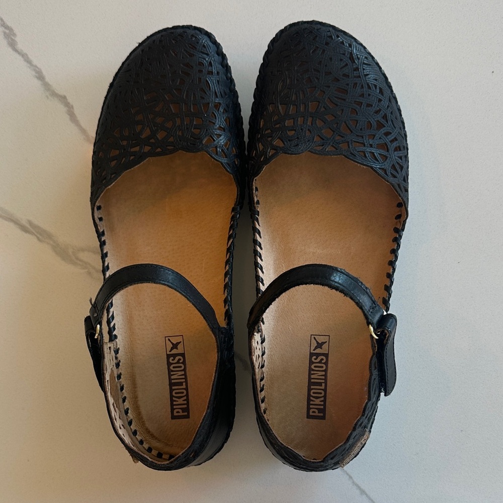 PIKOLINOS Women's Black Flats